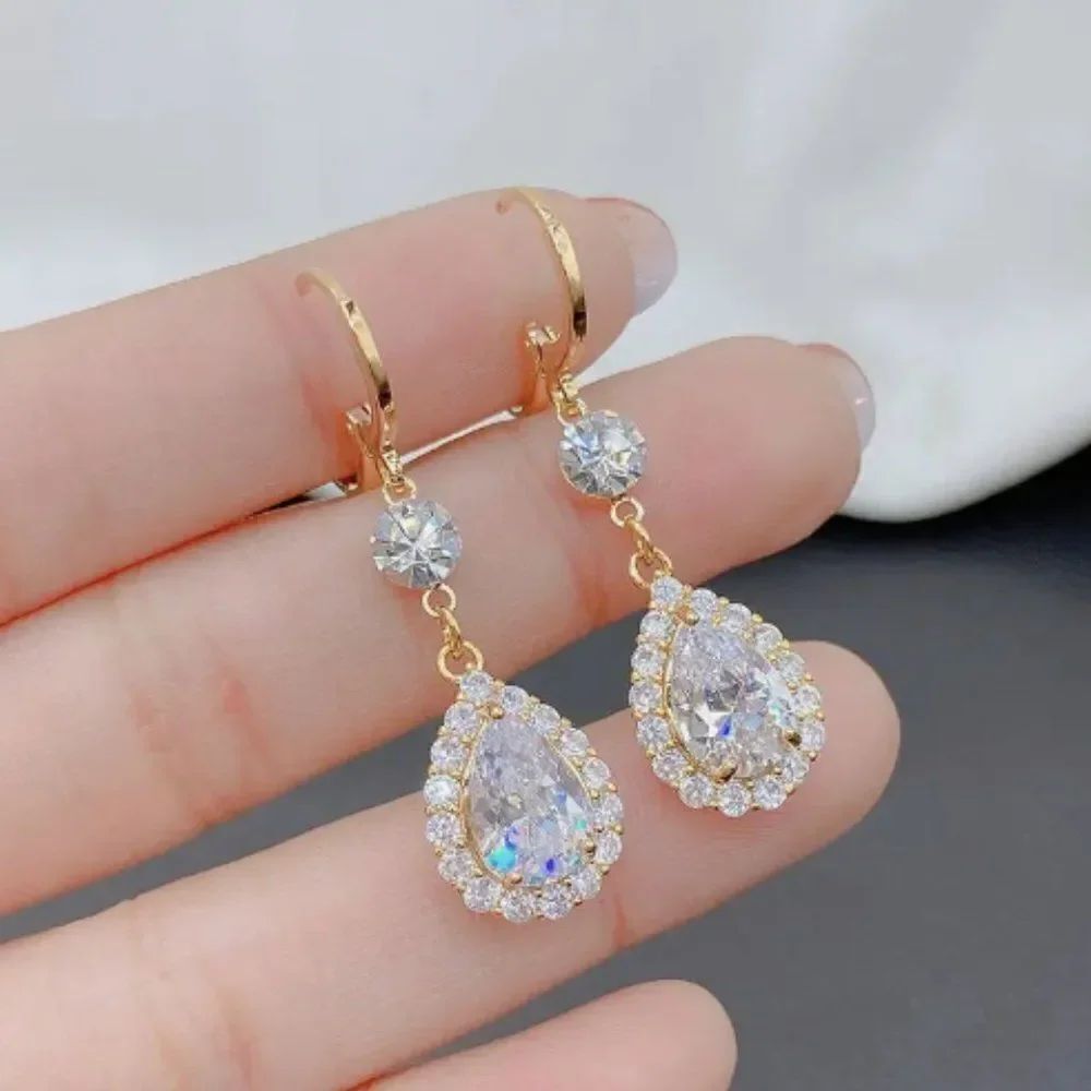 🔅🆕🔅✨Elegant Classy GOLD Drop Earrings✨